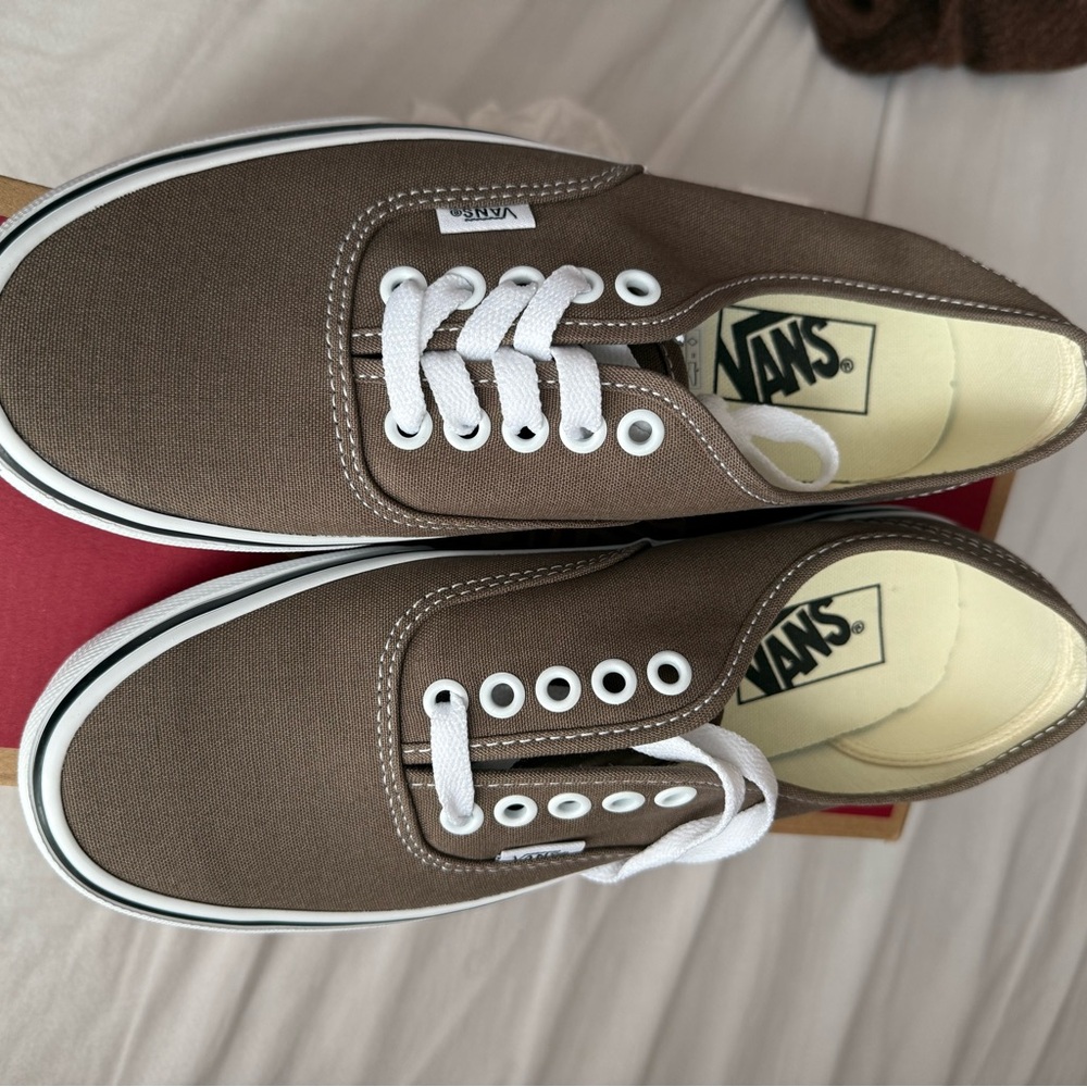 Vans Unisex Authentic Style Sneakers